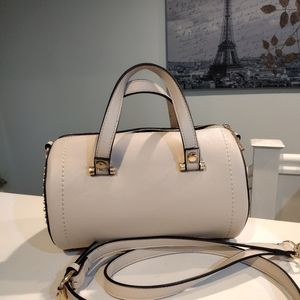 Izzy & Ali Round Crossbody